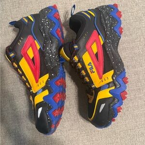 Men's Fila Oakmont Tr Black | Yellow | Red |
Royal Blue Sneakers